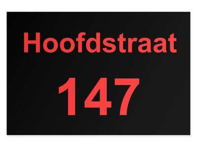 hausnummernschild-mit-strasse-oben-rot-auf-schwarz-querformat-modern